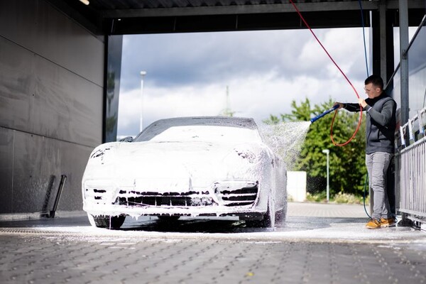 Car wash: Why is manual washing the best?